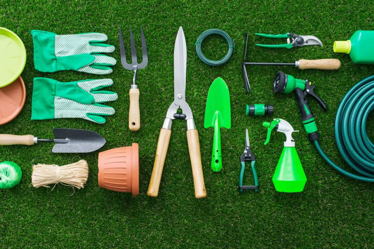 Basic tools needed for using effective garden maintenance tips.